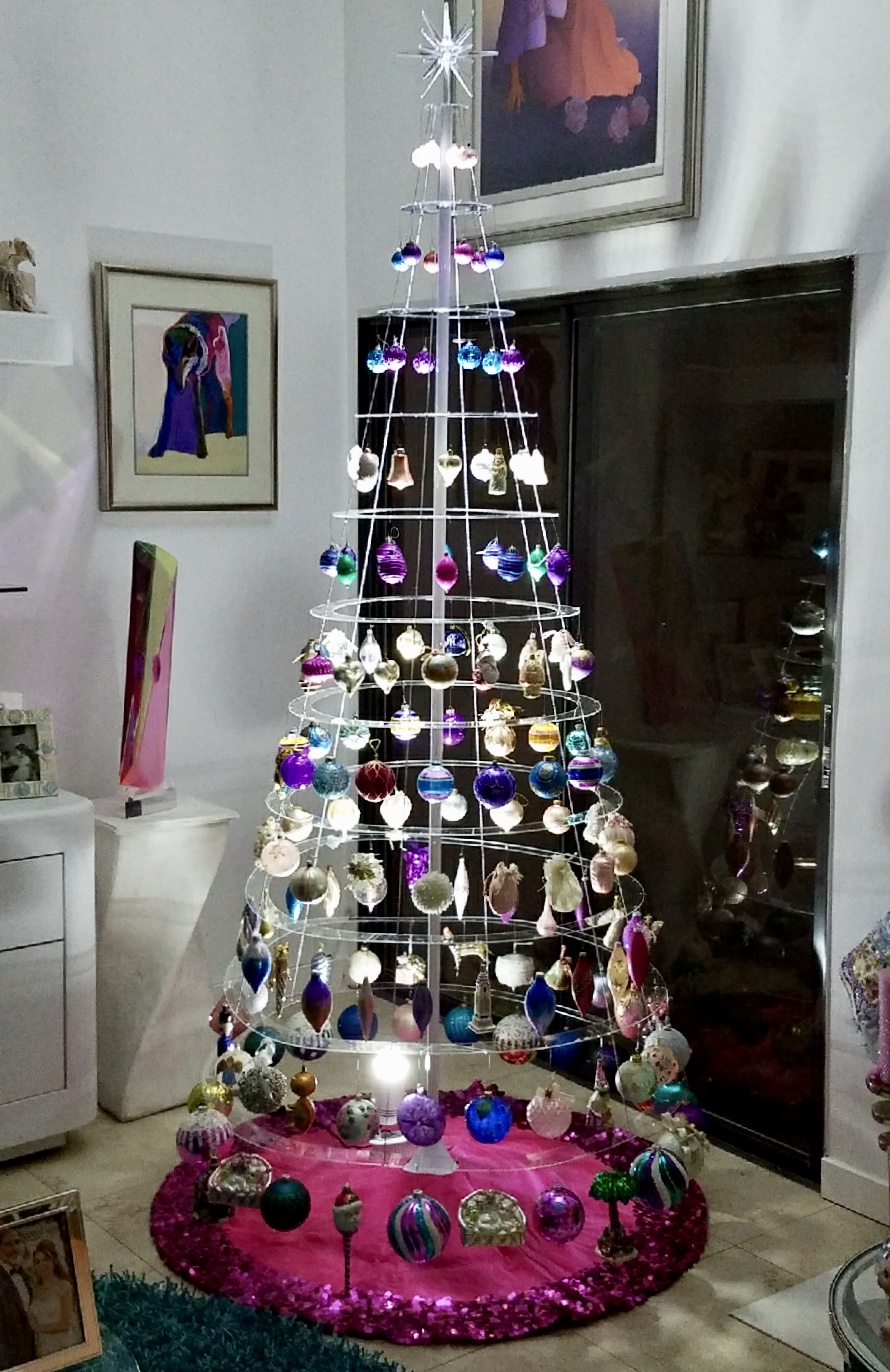 Undecorated Classic 7.5' Tree - Modern Christmas Trees