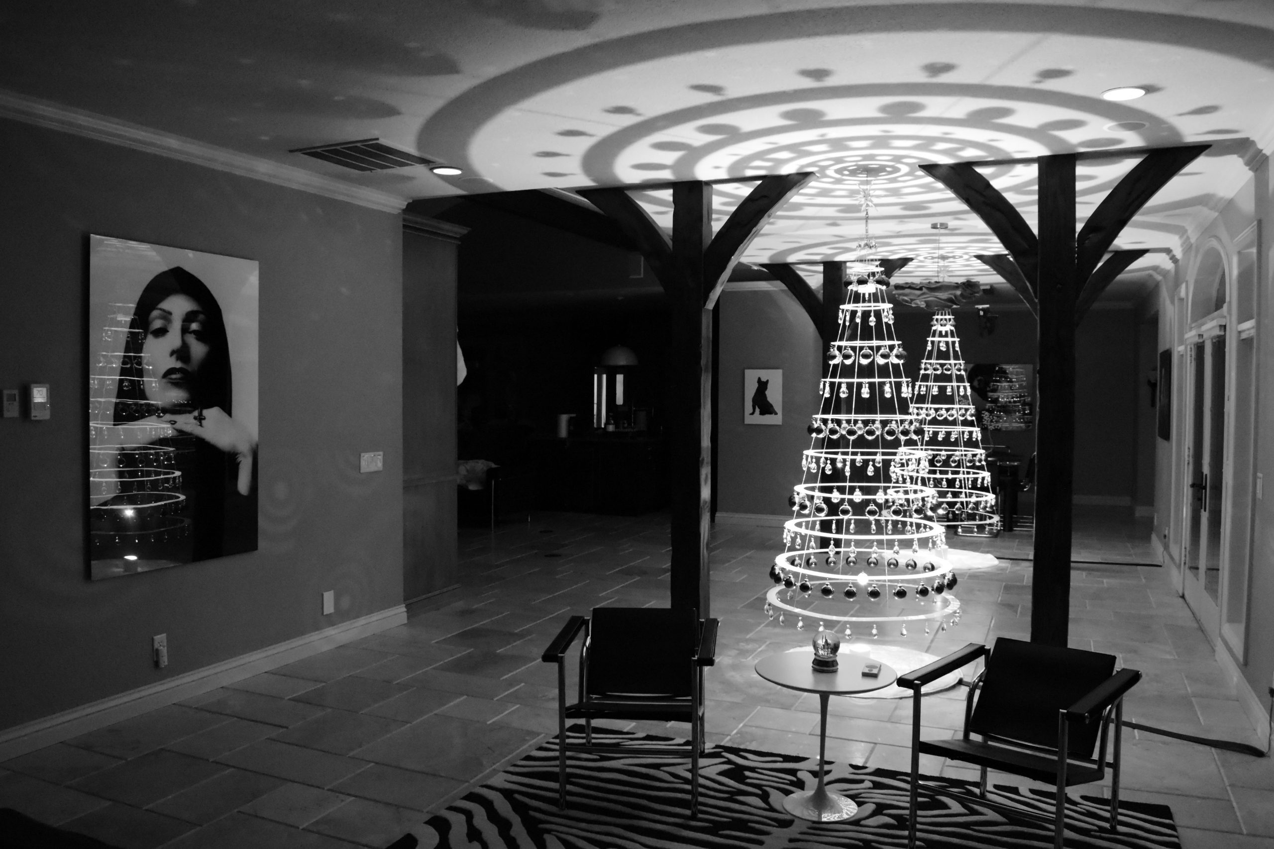 White Hanging Christmas Tree in Contemporary Art 50's Style Home