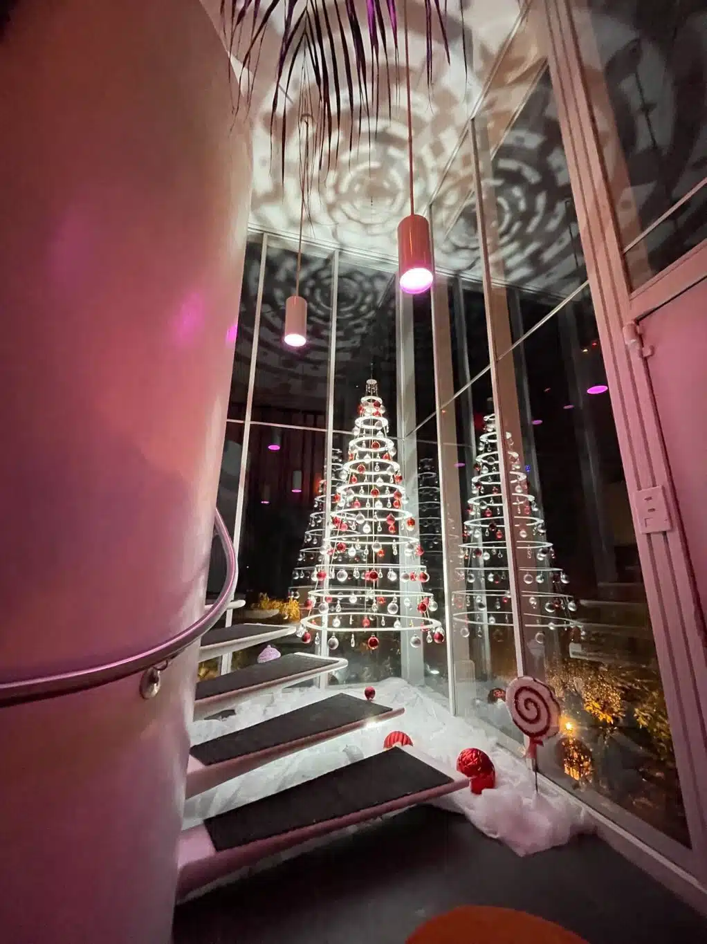 Modern Christmas Trees Give your Holidays Style