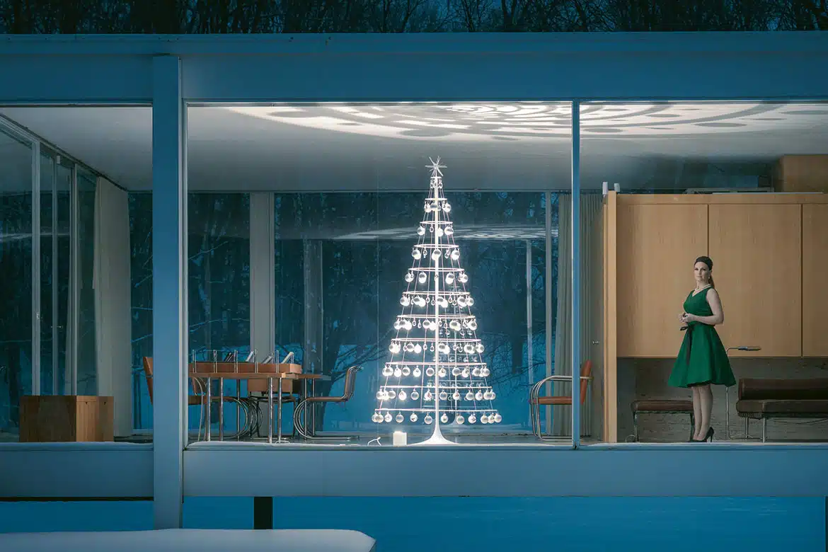 The Modern Christmas Tree in the Farnsworth House (Mid-Century Modern)